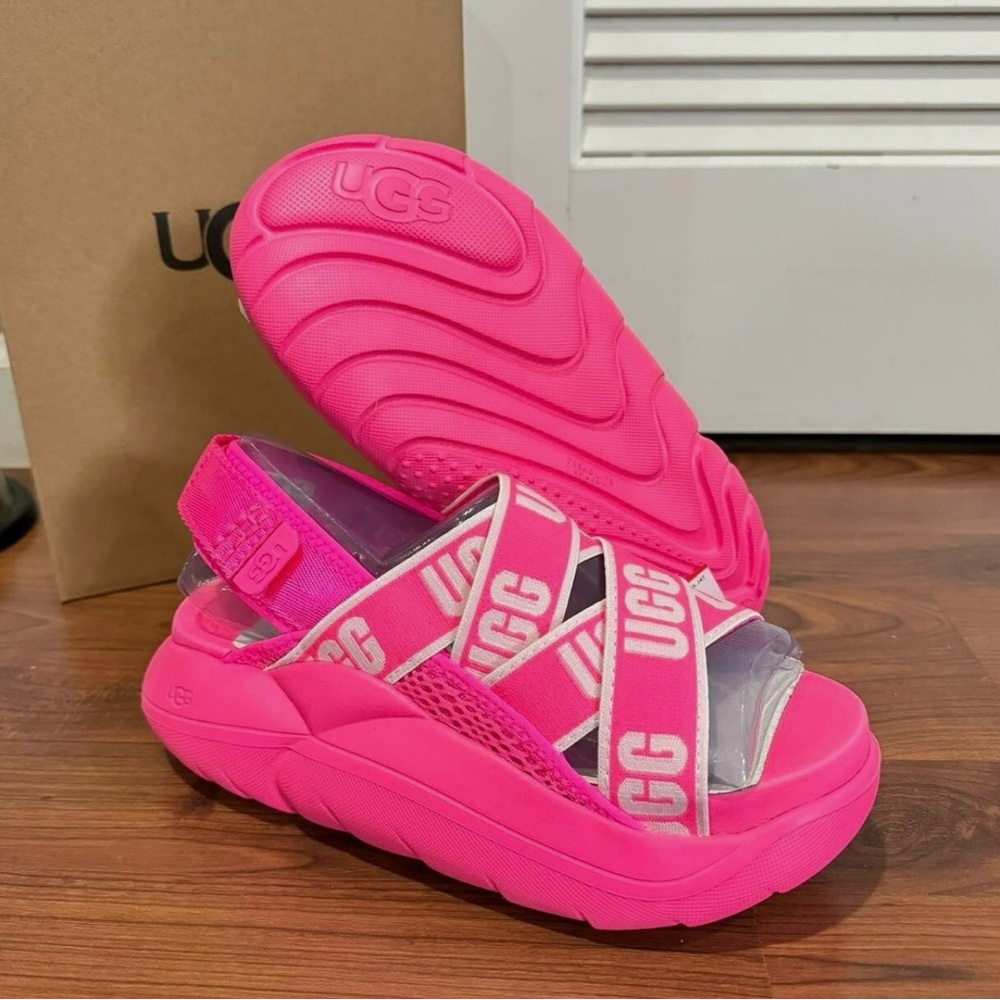 NEW! UGG Cloud Sandals 🌸 - Picture 6 of 16